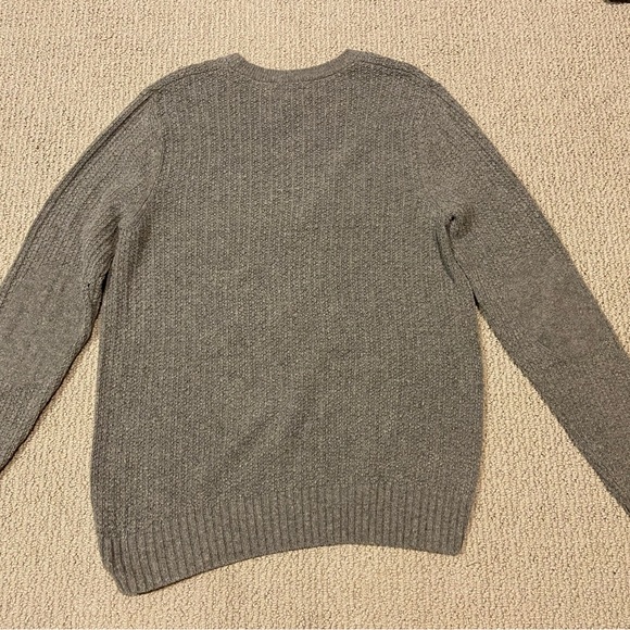 Gray sweater - Picture 2 of 4